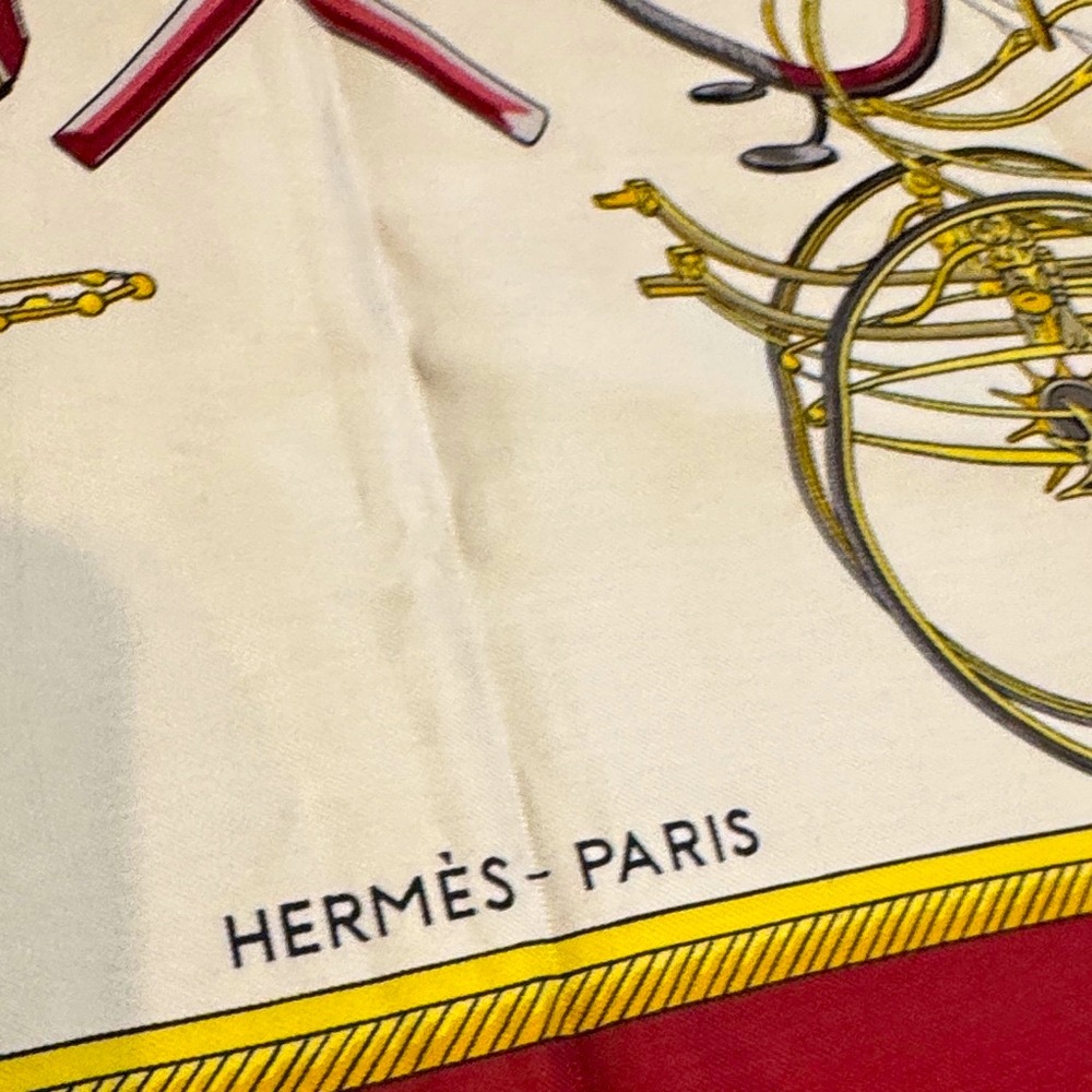Authentic Hermès Les Voitures A Transformation Silk Scarf - Picture 6 of 11